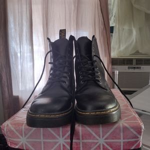 Black dr martens